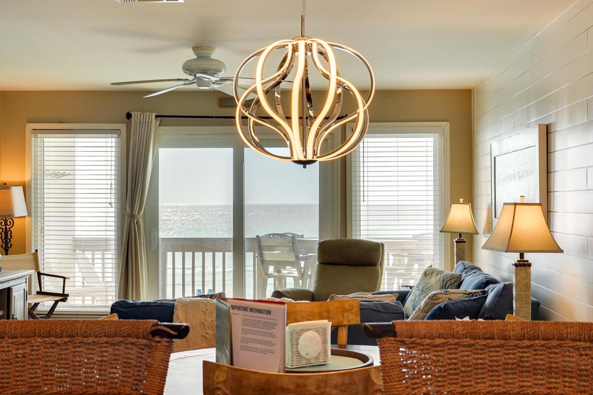 2-story Beachfront In Pcb With Community Pool! Apartment *