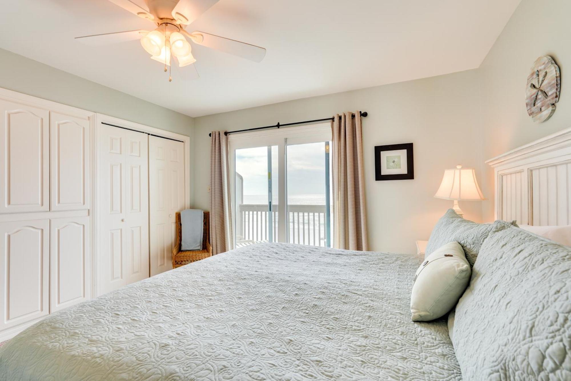 2-story Beachfront In Pcb With Community Pool! *
