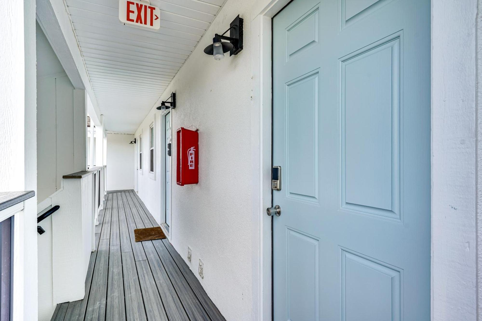 2-story Beachfront In Pcb With Community Pool! * Panama City Beach
