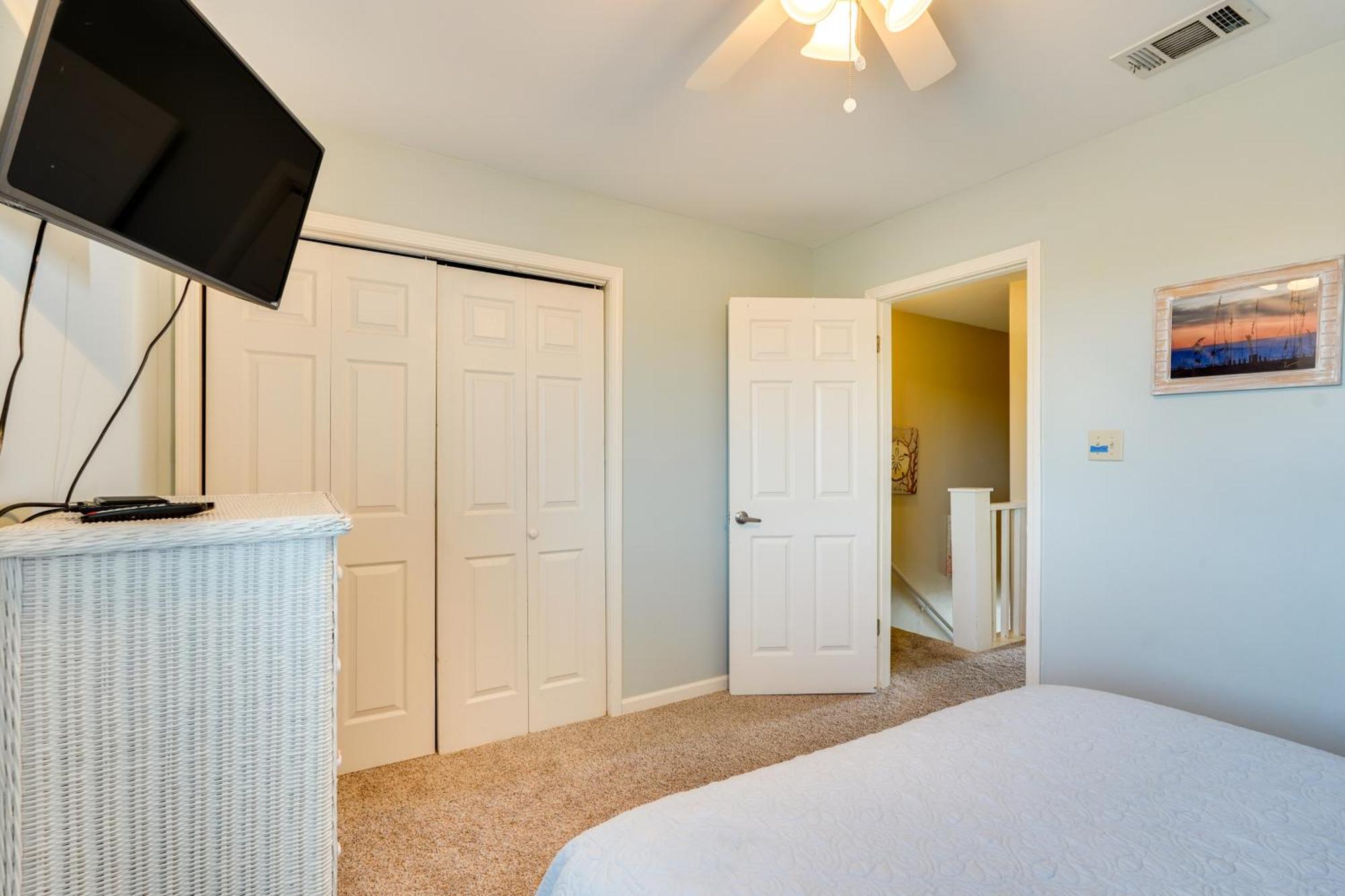 2-story Beachfront In Pcb With Community Pool!
