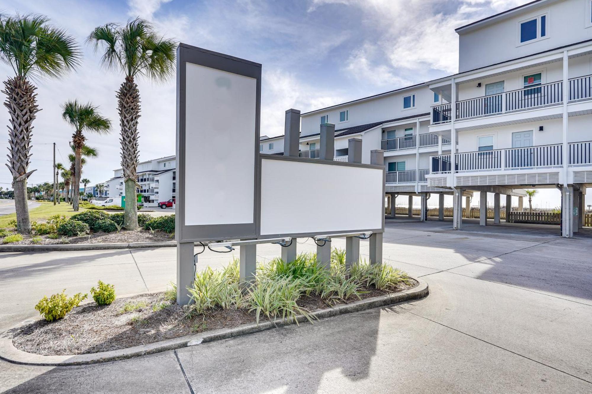 2-story Beachfront In Pcb With Community Pool! Apartment Panama City Beach