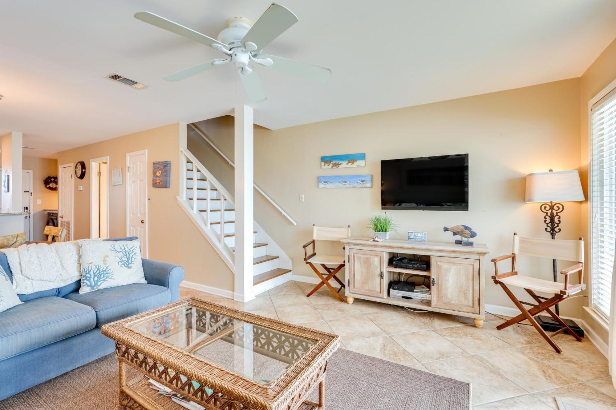 2-story Beachfront In Pcb With Community Pool! *