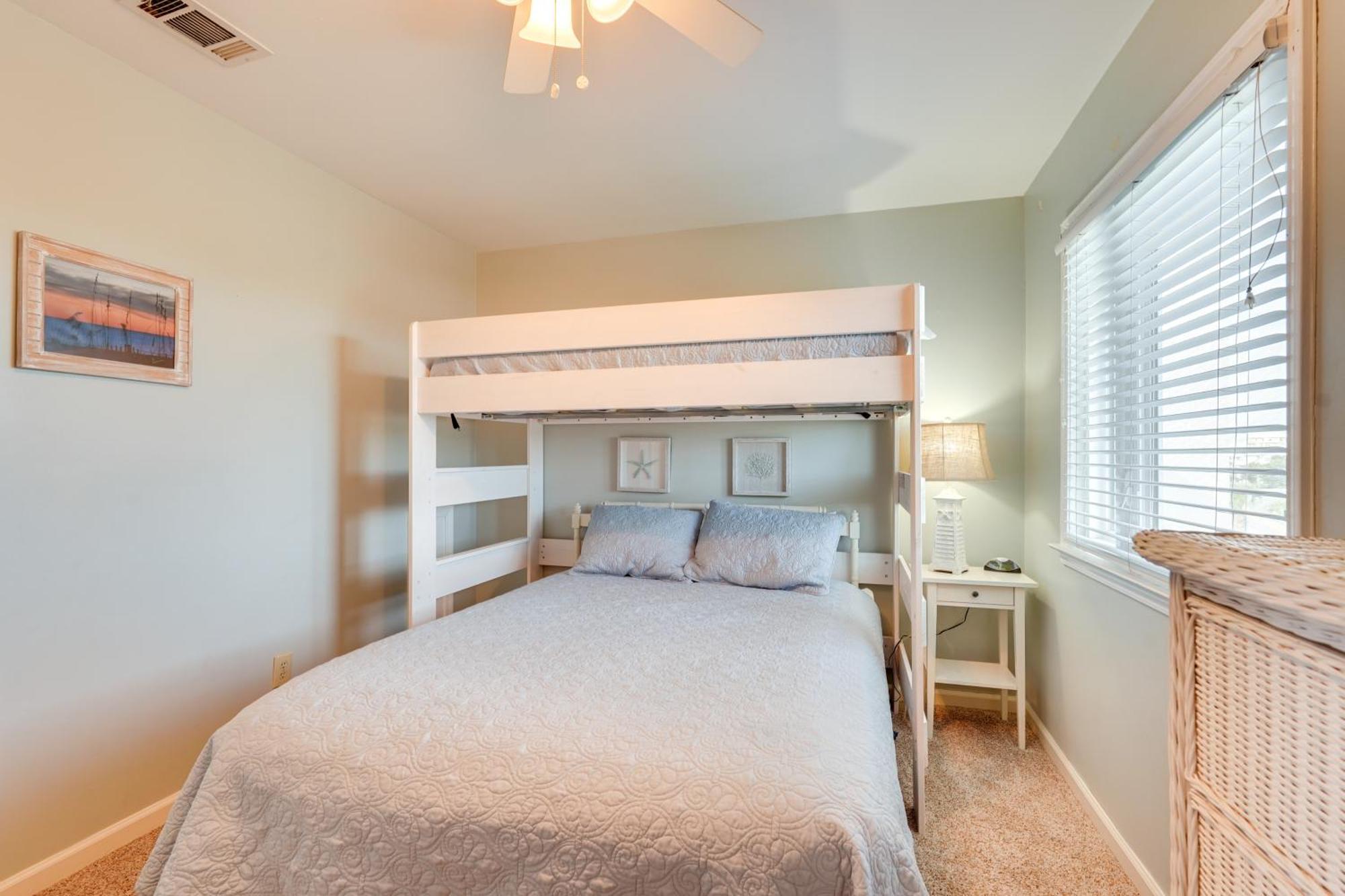 2-story Beachfront In Pcb With Community Pool! * Panama City Beach