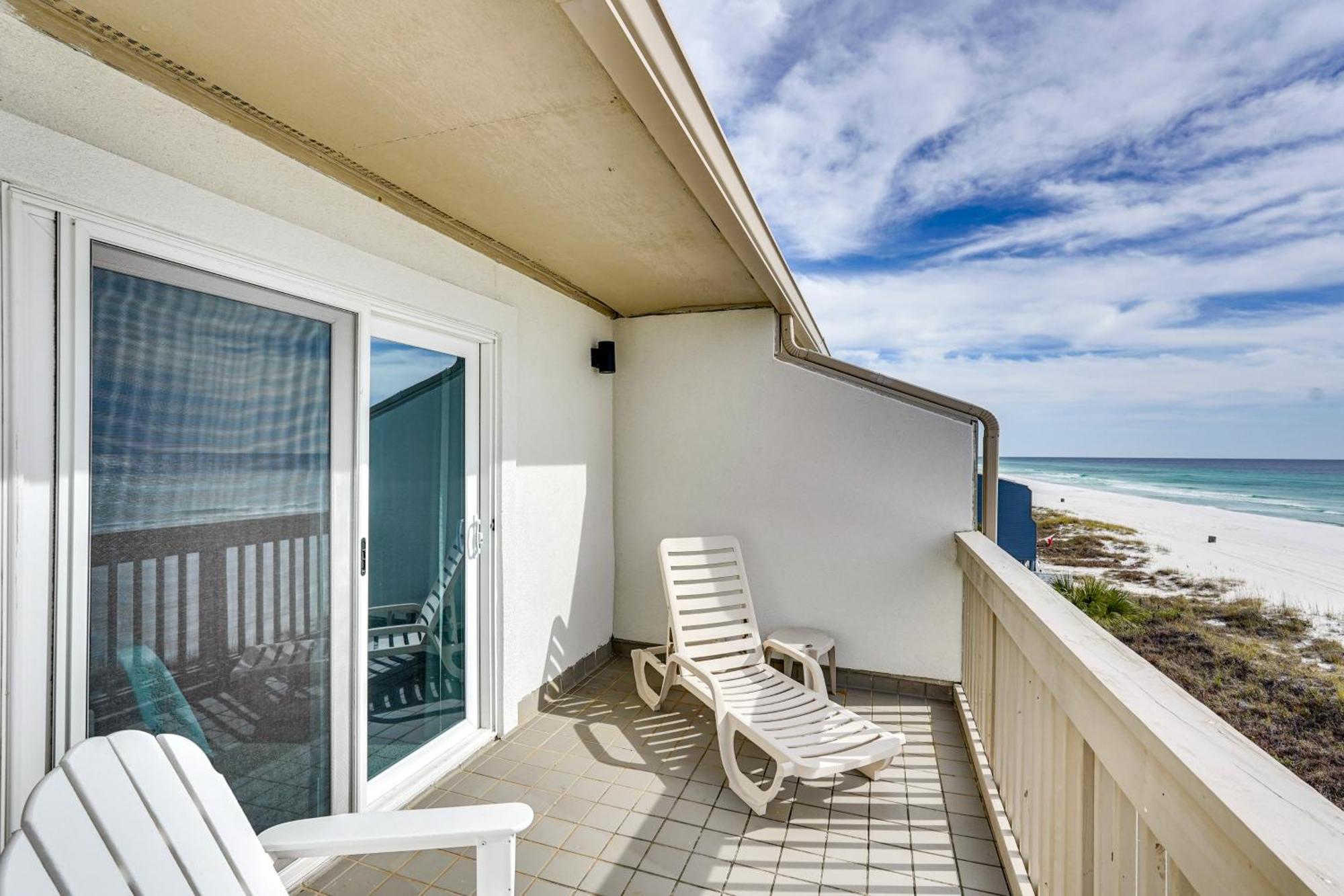 2-story Beachfront In Pcb With Community Pool! *