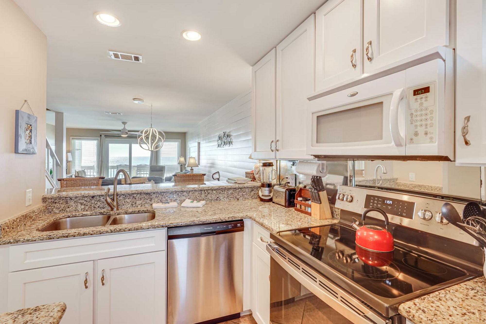 2-story Beachfront In Pcb With Community Pool! Panama City Beach